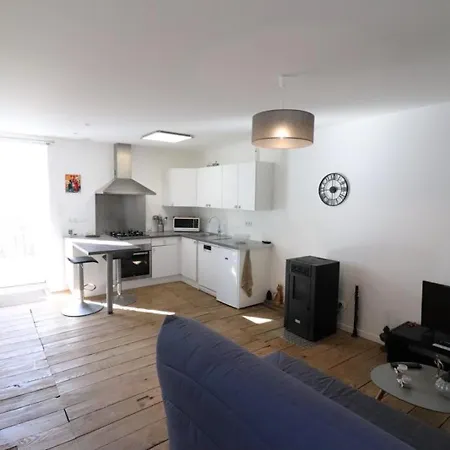 Casa vacanze Cosy Au Coeur Du Parc Des Volcans D'auvergne, Ideal Pour Rando Et Detente, 4 Pers., 80m² - Fr-1-742-296 Le Falgoux