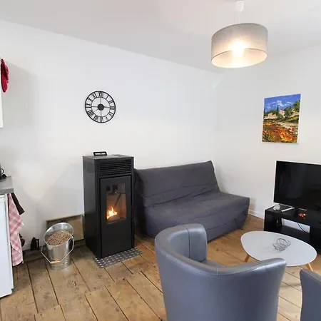 Casa vacanze Cosy Au Coeur Du Parc Des Volcans D'auvergne, Ideal Pour Rando Et Detente, 4 Pers., 80m² - Fr-1-742-296 *
